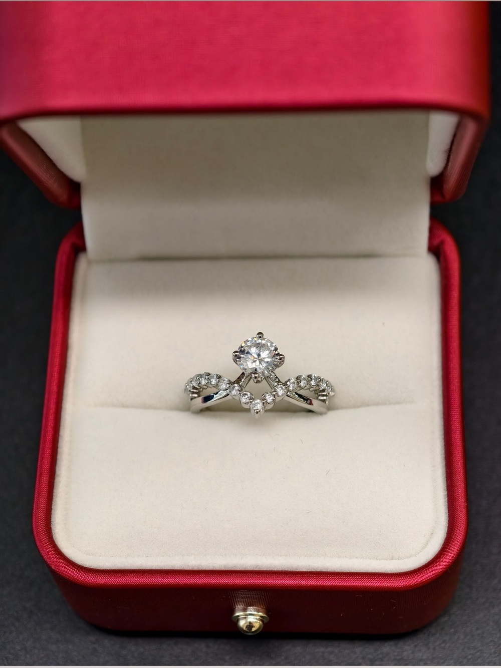 Moissanite adjustable ring NEW